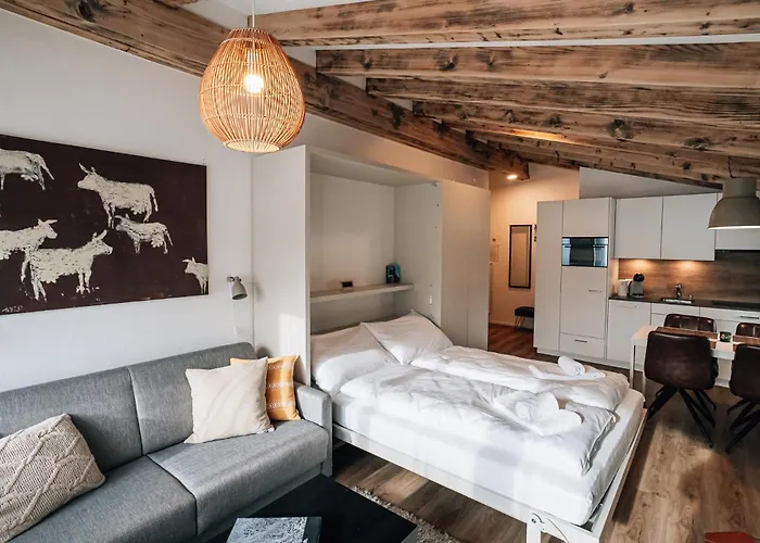 Homes Casa Partnun 2-9 *