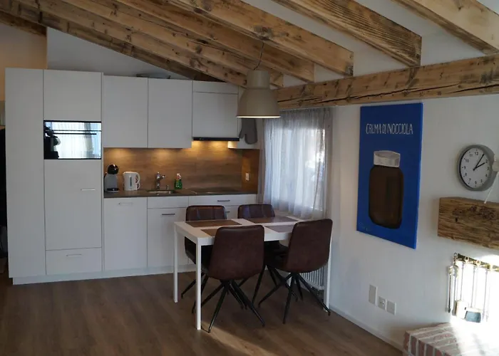 Homes Casa Partnun 2-9