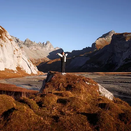 Homes Casa Partnun 2-9 *