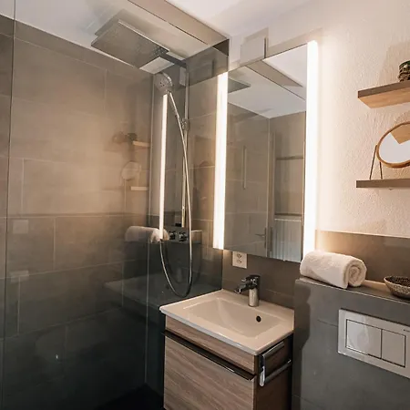 Homes Casa Partnun 2-9 شقة لاكس